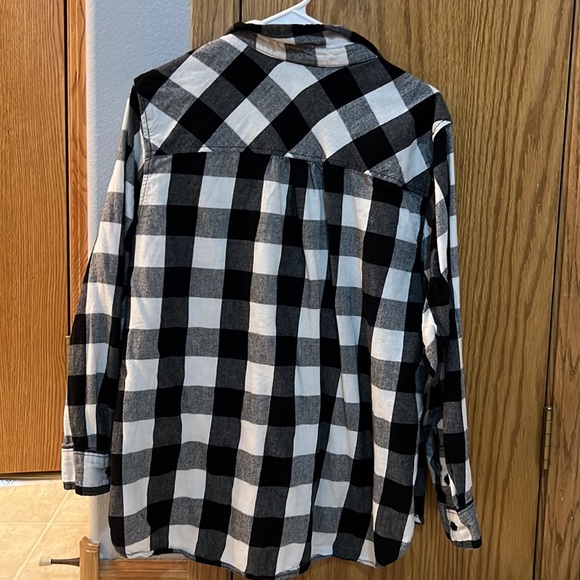 TIME AND TRU- button down flannel. - Picture 3 of 3